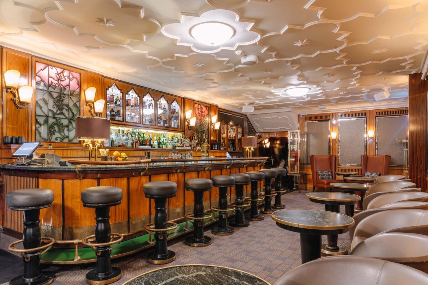 Enhancing Your Experience at the Perfect Bar: A Guide to Enjoyment
